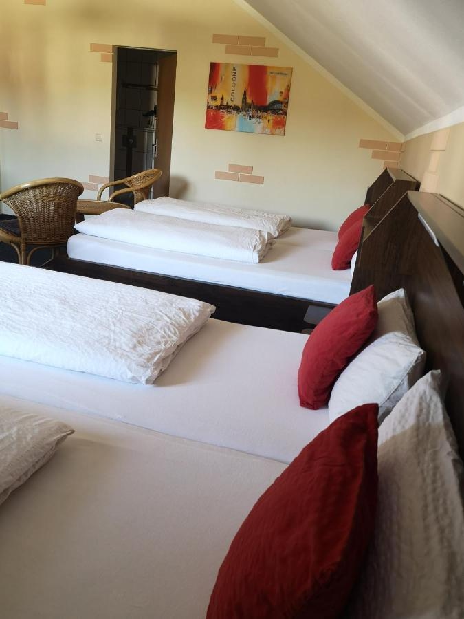 Hotel Koeln-Bonn Bornheim  Esterno foto
