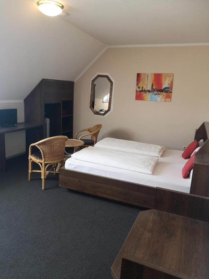 Hotel Koeln-Bonn Bornheim  Esterno foto