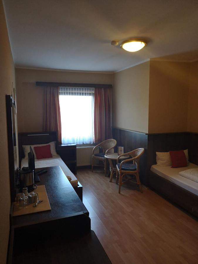 Hotel Koeln-Bonn Bornheim  Esterno foto